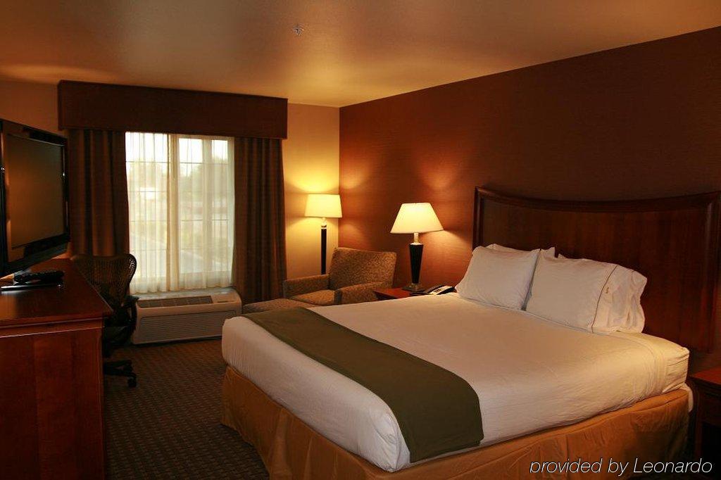 Holiday Inn Express Hotel & Suites Willows, An Ihg Hotel Room photo